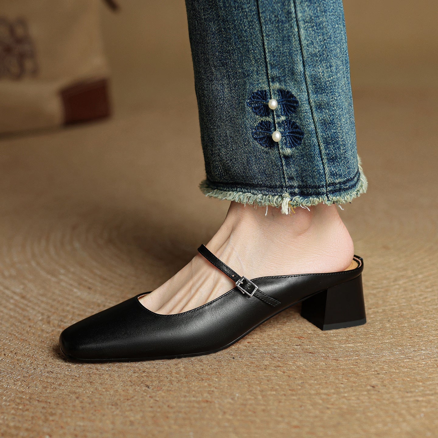 Meyra Leather Slides
